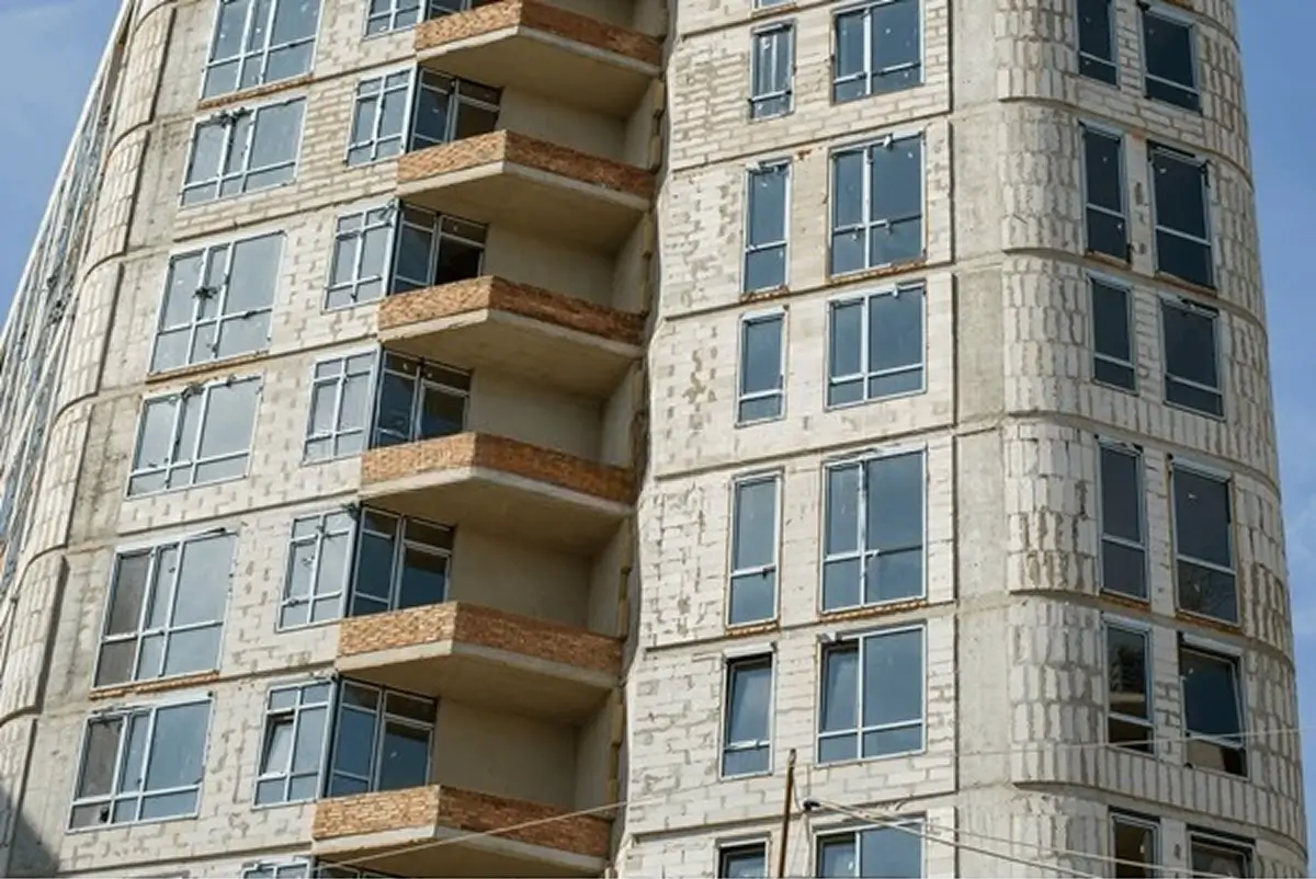 construction-site-crane-building-600w-2165004267 2